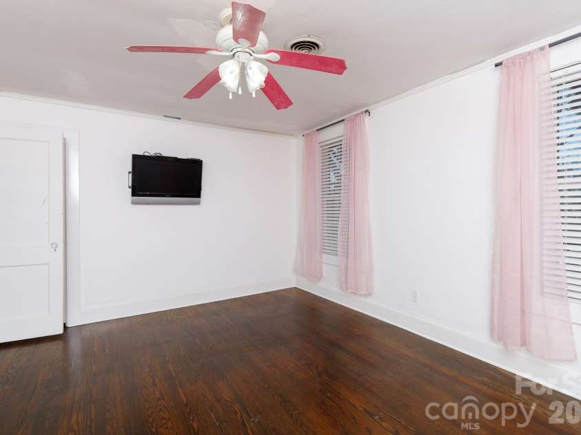718 Milton Avenue, Rock Hill, SC 29730.  MLS# CAR4338341, YatesRealty ID 7275. 