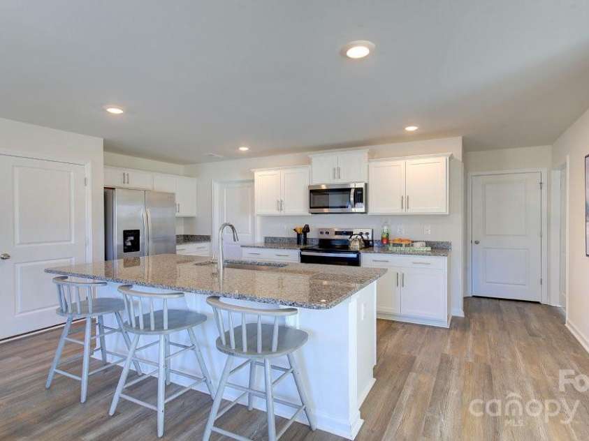 1020 20th Avenue Way, Hickory, NC 28602.  MLS# CAR4215784, YatesRealty ID 7276. 