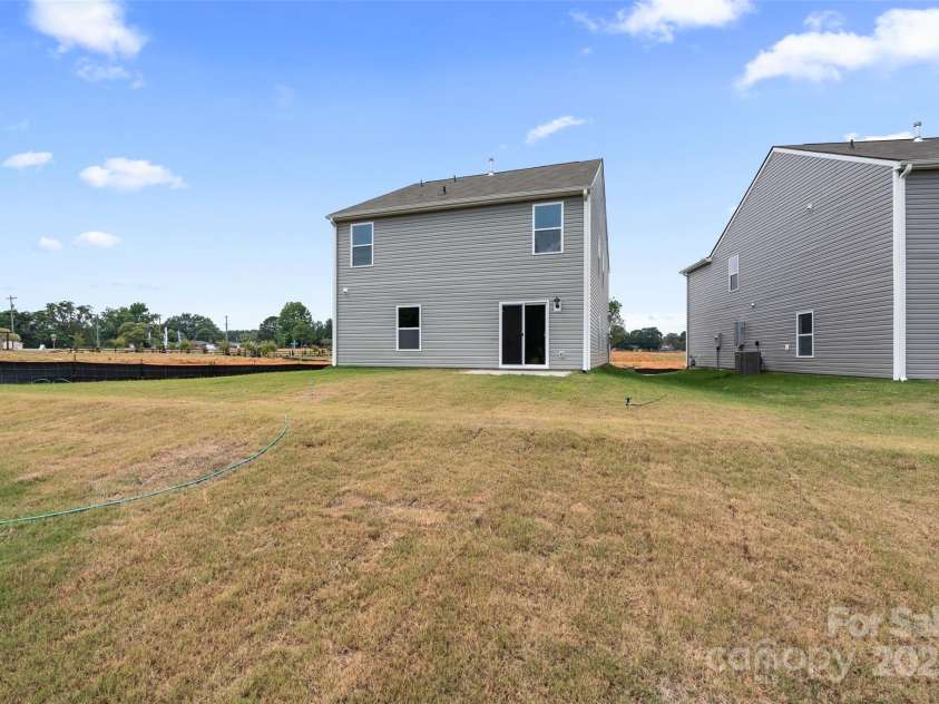 1020 20th Avenue Way, Hickory, NC 28602.  MLS# CAR4215784, YatesRealty ID 7276. 