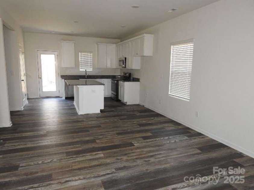 148 Kodak Drive, Statesville, NC 28625.  MLS# CAR4248065, YatesRealty ID 7277. 