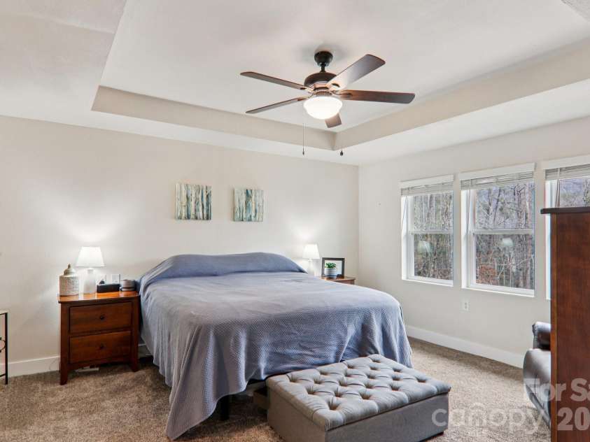 159 Broken Bow Run, Pickens, SC 29671.  MLS# CAR4355826, YatesRealty ID 7277. Primary bedroom with ensuite bath and double closets.