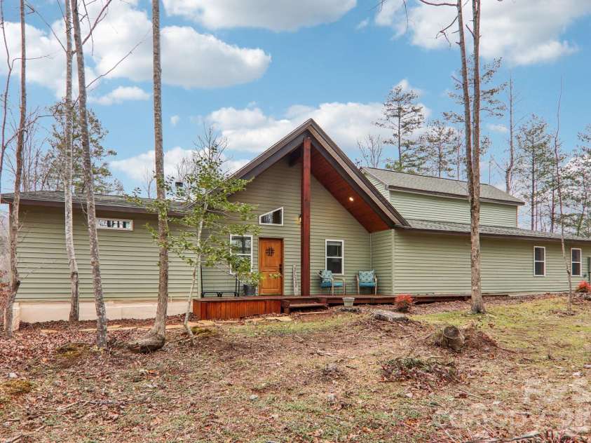 159 Broken Bow Run, Pickens, SC 29671.  MLS# CAR4355826, YatesRealty ID 7277. Single-level golf course lifestyle!