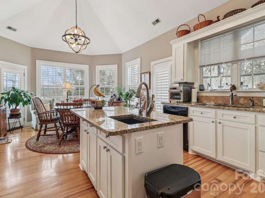 27 Wateree Key Court, Winnsboro, SC 29180.  MLS# CAR4350046, YatesRealty ID 7278. 