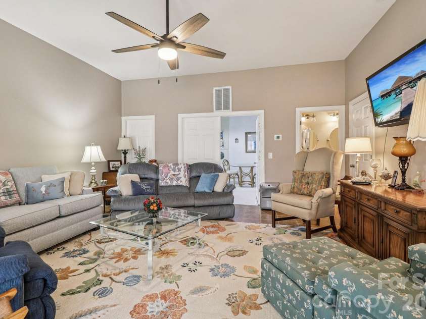 27 Wateree Key Court, Winnsboro, SC 29180.  MLS# CAR4350046, YatesRealty ID 7278. 