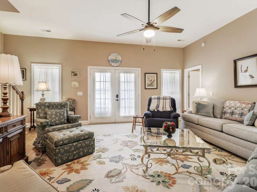 27 Wateree Key Court, Winnsboro, SC 29180.  MLS# CAR4350046, YatesRealty ID 7278. 