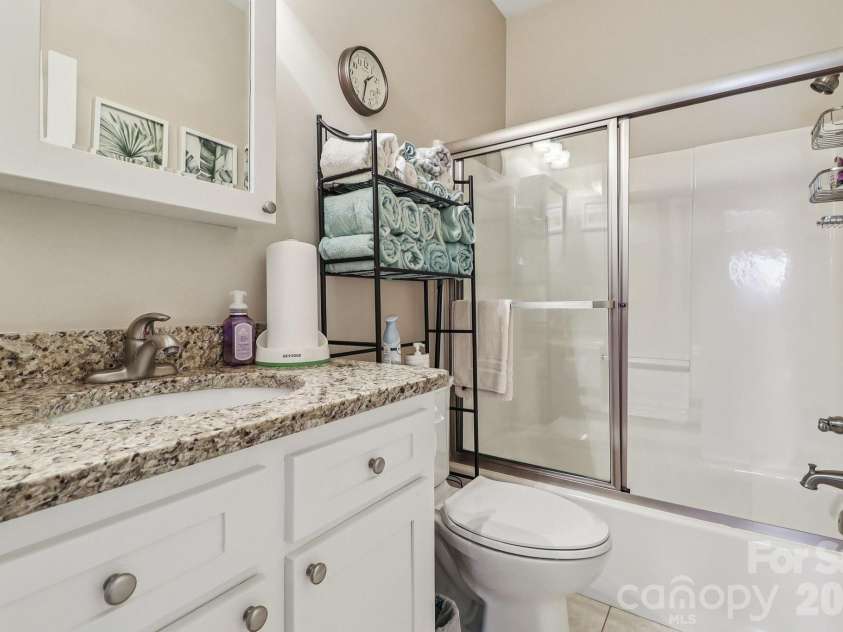 27 Wateree Key Court, Winnsboro, SC 29180.  MLS# CAR4350046, YatesRealty ID 7278. 