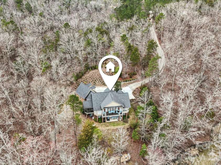 27 Wateree Key Court, Winnsboro, SC 29180.  MLS# CAR4350046, YatesRealty ID 7278. 