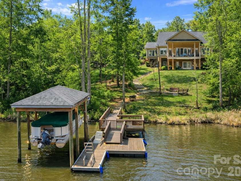 27 Wateree Key Court, Winnsboro, SC 29180.  MLS# CAR4350046, YatesRealty ID 7278. 