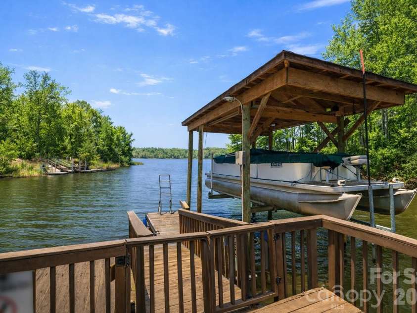 27 Wateree Key Court, Winnsboro, SC 29180.  MLS# CAR4350046, YatesRealty ID 7278. 