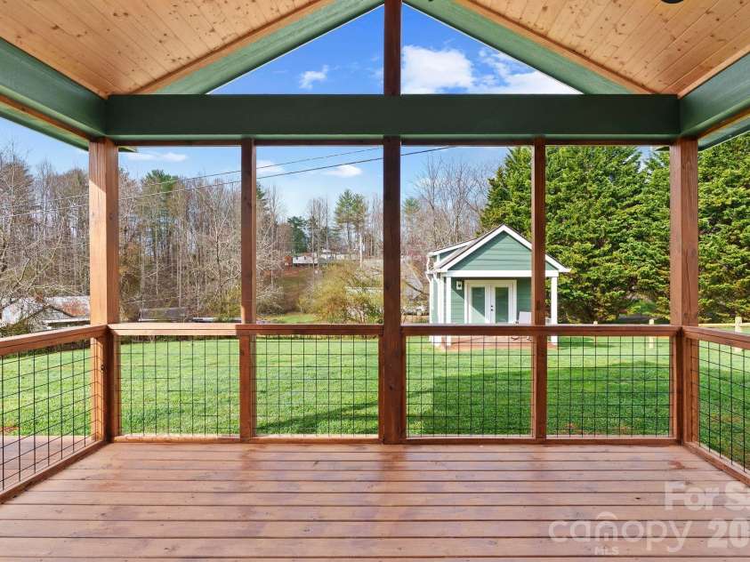 209 Breton Ridge Road, Leicester, NC 28748.  MLS# CAR4355634, YatesRealty ID 7279. 
