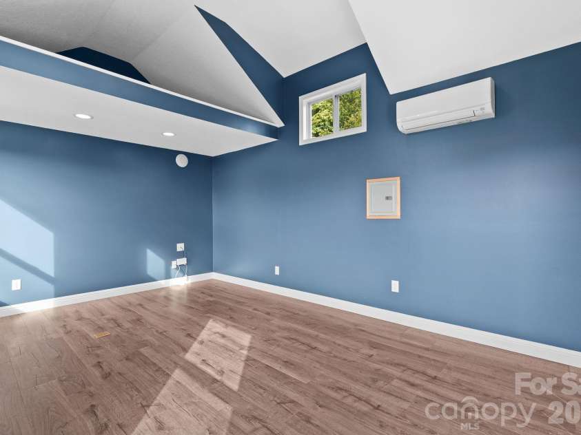 209 Breton Ridge Road, Leicester, NC 28748.  MLS# CAR4355634, YatesRealty ID 7279. 