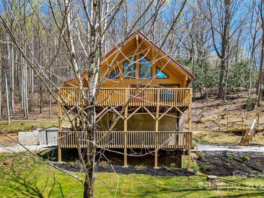 580 Red Dirt Road, Newland, NC 28652.  MLS# CAR4249701, YatesRealty ID 7279. 