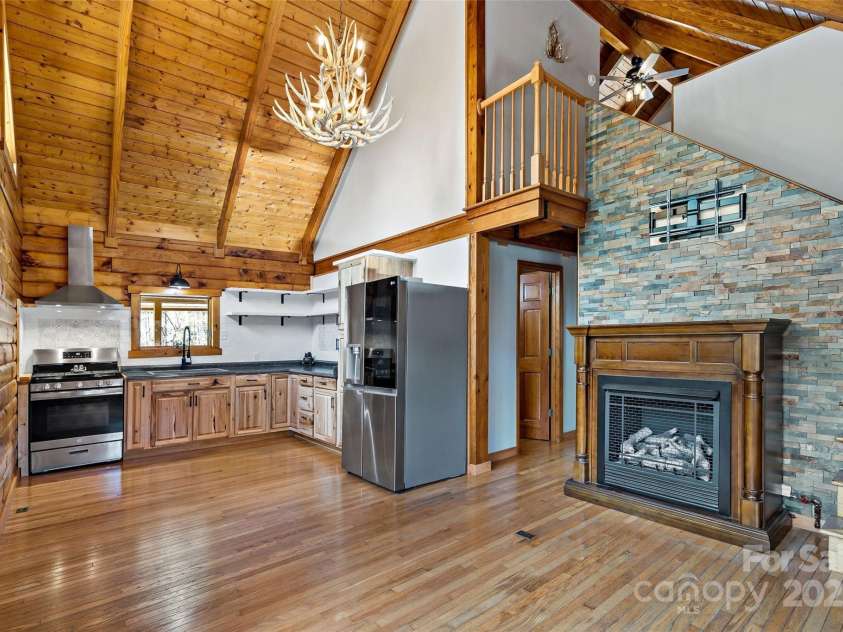 580 Red Dirt Road, Newland, NC 28652.  MLS# CAR4249701, YatesRealty ID 7279. 