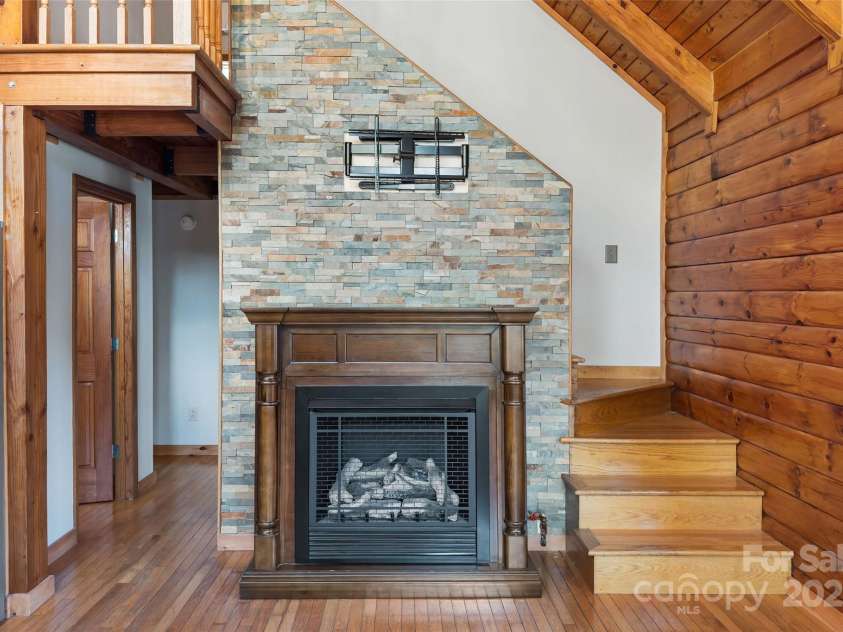 580 Red Dirt Road, Newland, NC 28652.  MLS# CAR4249701, YatesRealty ID 7279. 