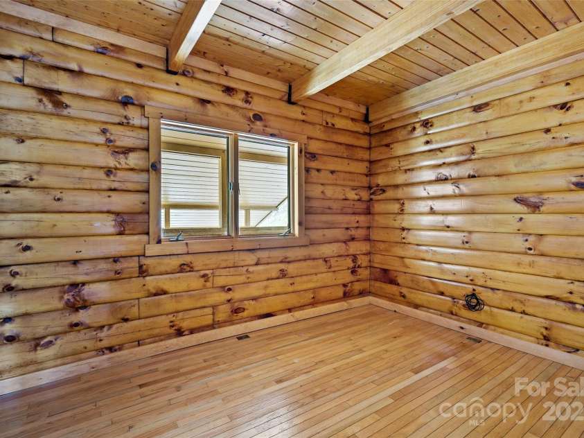 580 Red Dirt Road, Newland, NC 28652.  MLS# CAR4249701, YatesRealty ID 7279. 