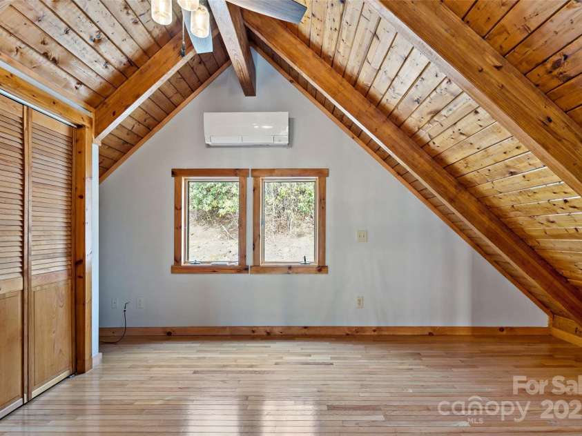 580 Red Dirt Road, Newland, NC 28652.  MLS# CAR4249701, YatesRealty ID 7279. 