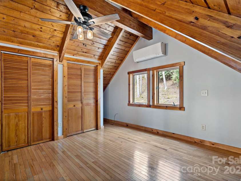 580 Red Dirt Road, Newland, NC 28652.  MLS# CAR4249701, YatesRealty ID 7279. 