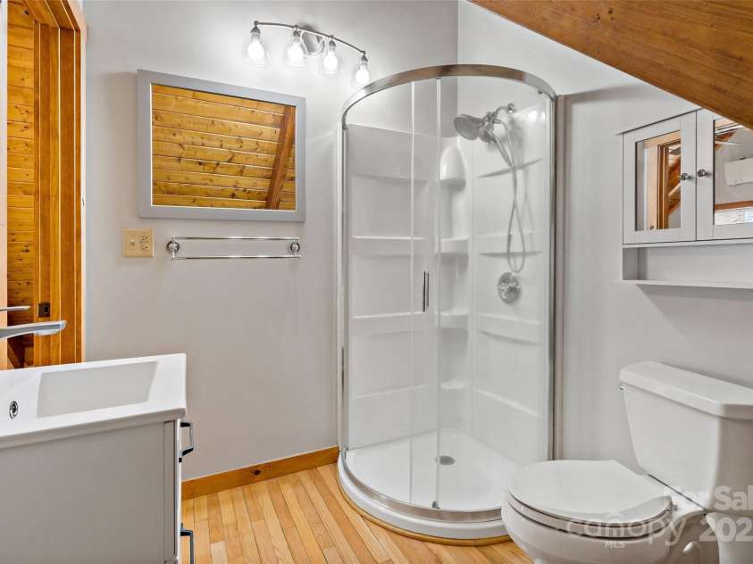 580 Red Dirt Road, Newland, NC 28652.  MLS# CAR4249701, YatesRealty ID 7279. 