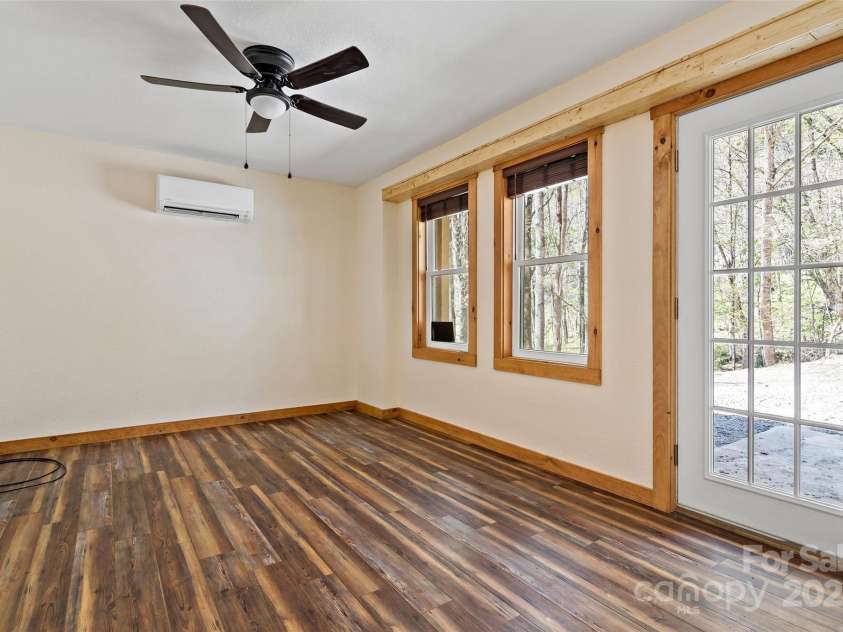 580 Red Dirt Road, Newland, NC 28652.  MLS# CAR4249701, YatesRealty ID 7279. 