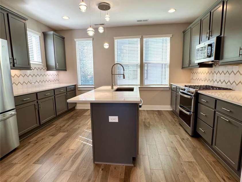 2969 Simpson Drive, Charlotte, NC 28205.  MLS# CAR4321085, YatesRealty ID 728. 