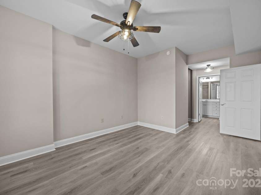 300 Fifth Street, Charlotte, NC 28202.  MLS# CAR4330446, YatesRealty ID 728. Bedroom