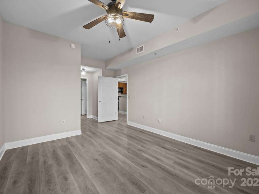 300 Fifth Street, Charlotte, NC 28202.  MLS# CAR4330446, YatesRealty ID 728. Bedroom