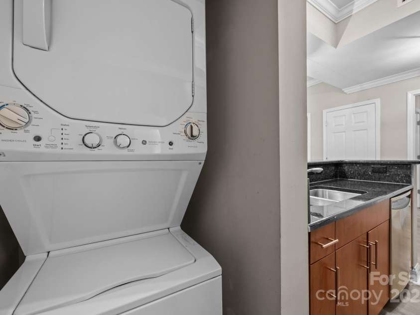 300 Fifth Street, Charlotte, NC 28202.  MLS# CAR4330446, YatesRealty ID 728. Laundry Closet