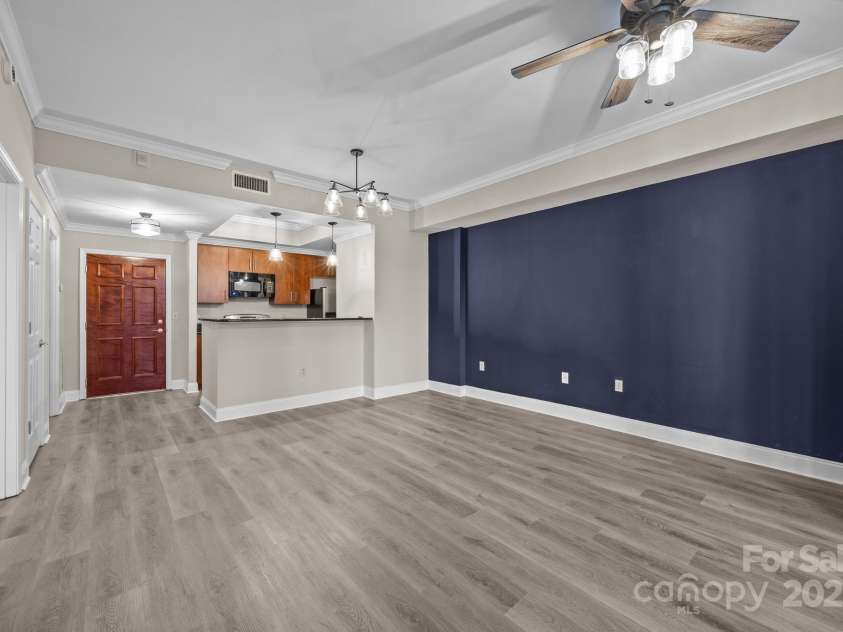 300 Fifth Street, Charlotte, NC 28202.  MLS# CAR4330446, YatesRealty ID 728. Living Room