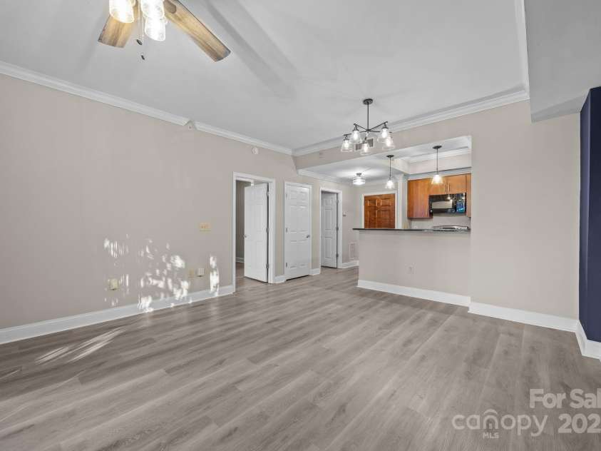 300 Fifth Street, Charlotte, NC 28202.  MLS# CAR4330446, YatesRealty ID 728. Living Room