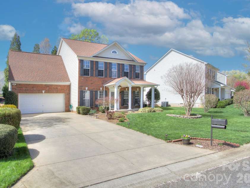 528 Saint George Road, Fort Mill, SC 29708.  MLS# CAR4358694, YatesRealty ID 7280. 