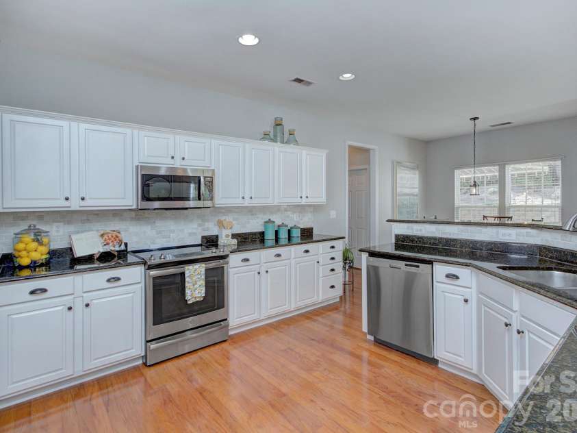 528 Saint George Road, Fort Mill, SC 29708.  MLS# CAR4358694, YatesRealty ID 7280. 