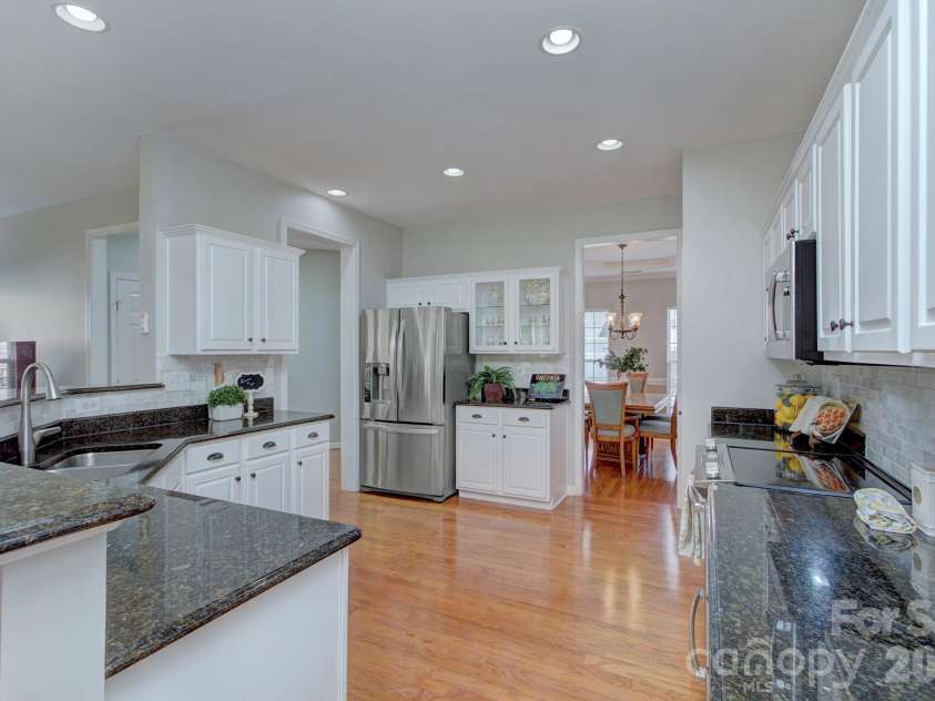 528 Saint George Road, Fort Mill, SC 29708.  MLS# CAR4358694, YatesRealty ID 7280. 