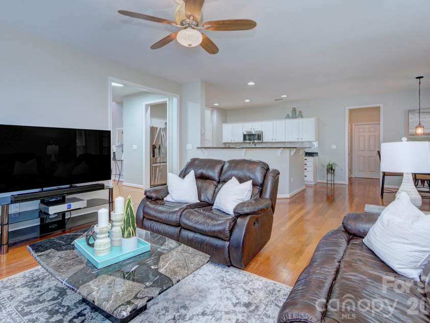 528 Saint George Road, Fort Mill, SC 29708.  MLS# CAR4358694, YatesRealty ID 7280. 