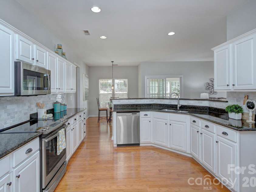 528 Saint George Road, Fort Mill, SC 29708.  MLS# CAR4358694, YatesRealty ID 7280. Large updated kitchen!