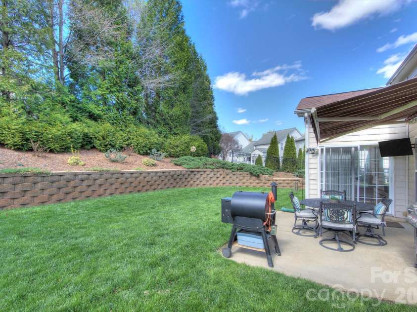 528 Saint George Road, Fort Mill, SC 29708.  MLS# CAR4358694, YatesRealty ID 7280. Level backyard is useable