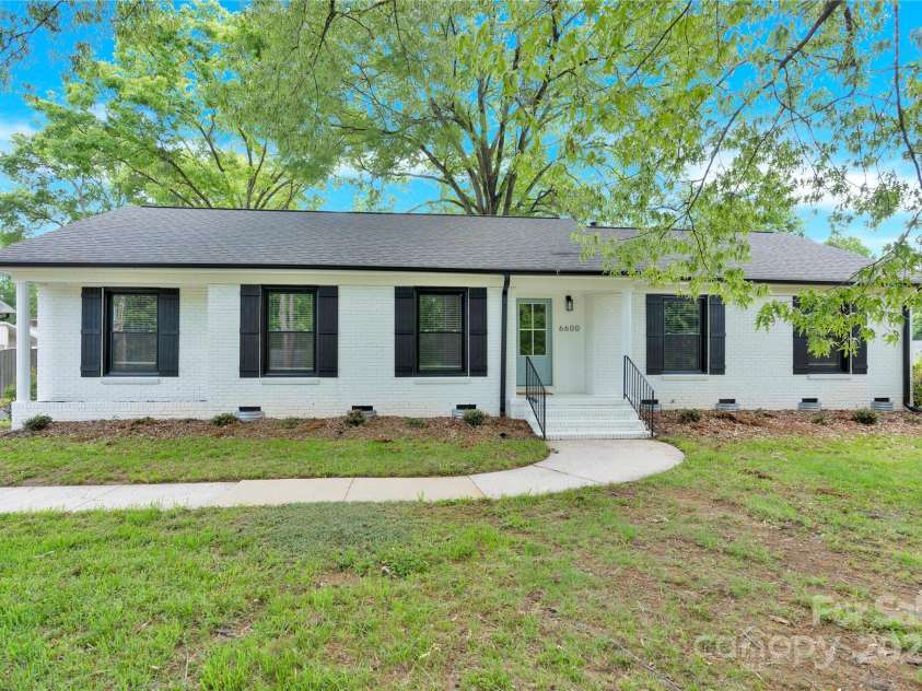 6600 Knightswood Drive, Charlotte, NC 28226.  MLS# CAR4249249, YatesRealty ID 7280. 
