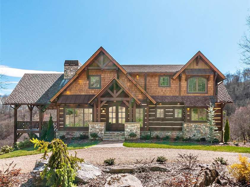 2670 Sleepy Hollow Drive, Waynesville, NC 28785.  MLS# CAR4355753, YatesRealty ID 7283. 