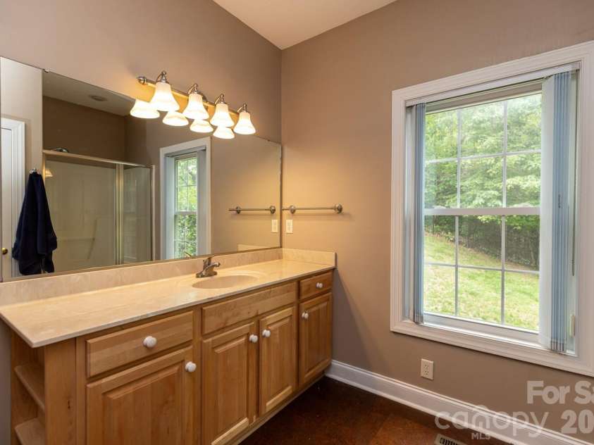 6 Grouse Terrace, Fairview, NC 28730.  MLS# CAR4355853, YatesRealty ID 7286. Ensuite BR 3