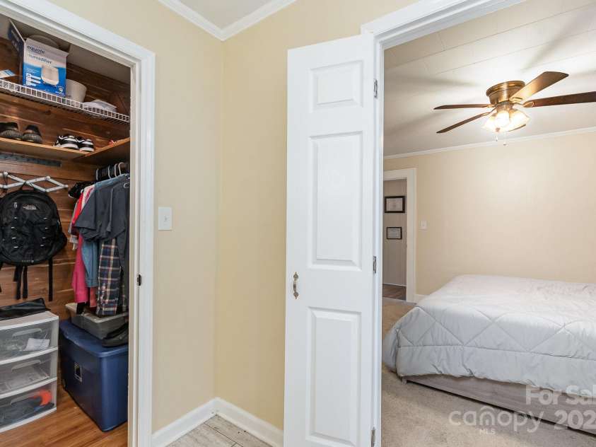 501 Hazel Avenue, Kannapolis, NC 28083.  MLS# CAR4191795, YatesRealty ID 7289. 