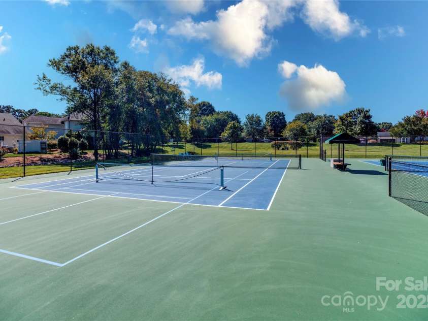 18673 Vineyard Point Lane, Cornelius, NC 28031.  MLS# CAR4304658, YatesRealty ID 729. ...a tennis match...