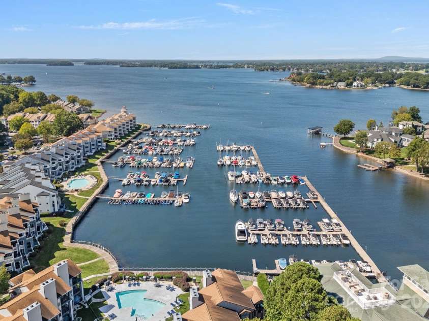 18673 Vineyard Point Lane, Cornelius, NC 28031.  MLS# CAR4304658, YatesRealty ID 729. Marina is managed by the Lake Norman Company.