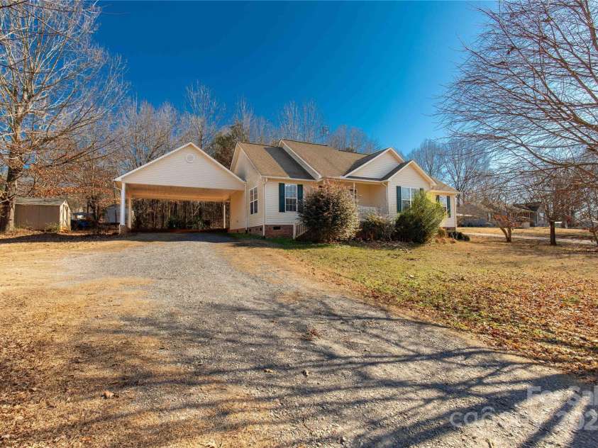 4641 Hickory Grove Road, Sharon, SC 29742.  MLS# CAR4211455, YatesRealty ID 729. 