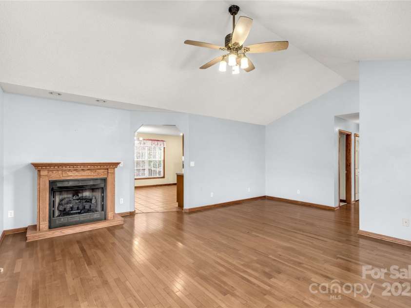 4641 Hickory Grove Road, Sharon, SC 29742.  MLS# CAR4211455, YatesRealty ID 729. 