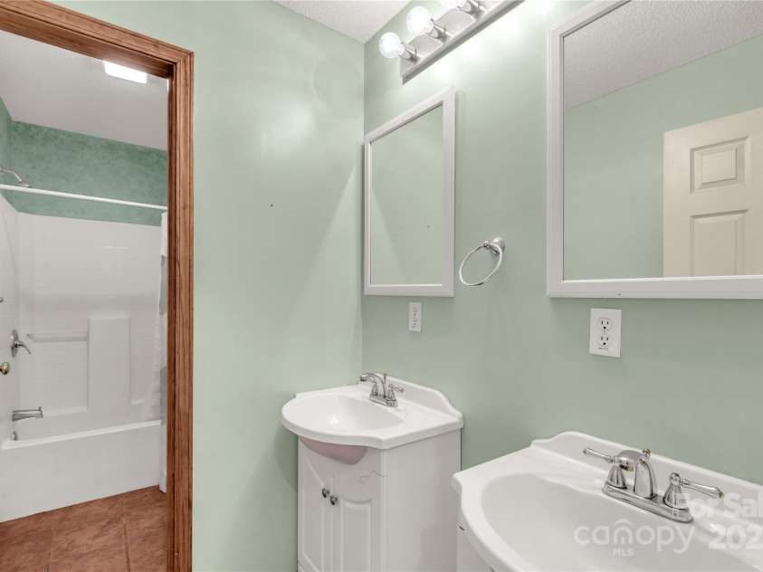 4641 Hickory Grove Road, Sharon, SC 29742.  MLS# CAR4211455, YatesRealty ID 729. 