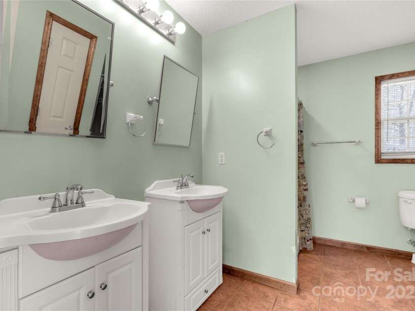 4641 Hickory Grove Road, Sharon, SC 29742.  MLS# CAR4211455, YatesRealty ID 729. 