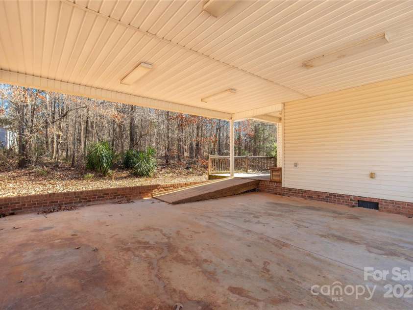 4641 Hickory Grove Road, Sharon, SC 29742.  MLS# CAR4211455, YatesRealty ID 729. 