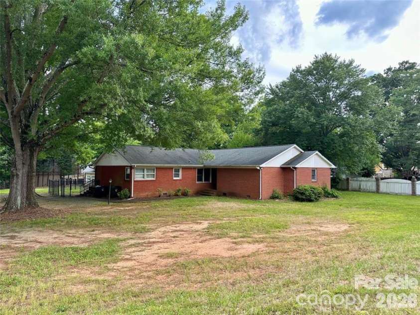 10100 Sam Furr Road, Huntersville, NC 28078.  MLS# CAR4357869, YatesRealty ID 7290. 