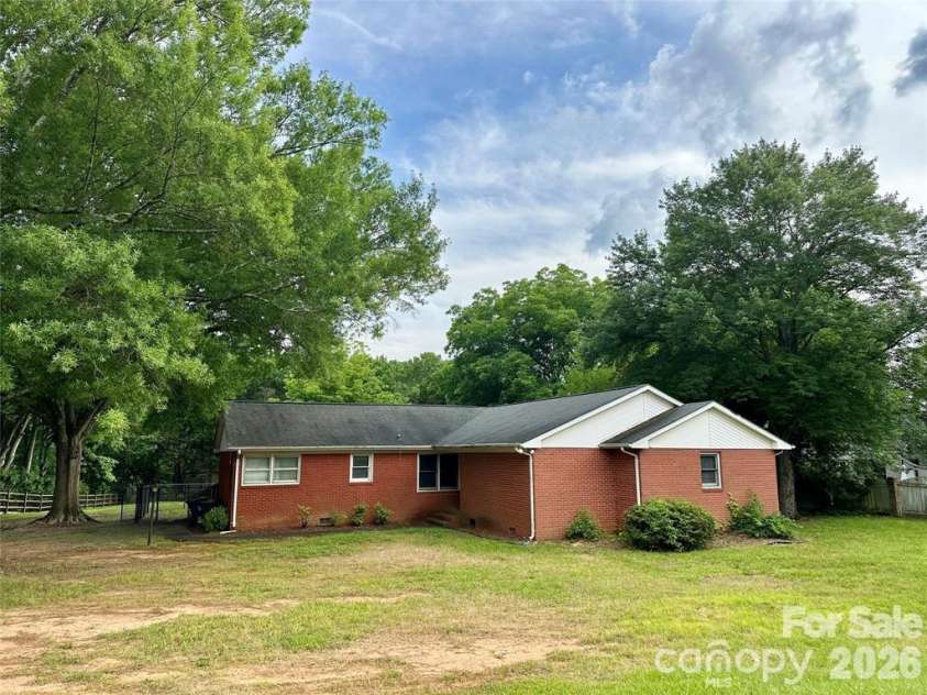 10100 Sam Furr Road, Huntersville, NC 28078.  MLS# CAR4357869, YatesRealty ID 7290. 