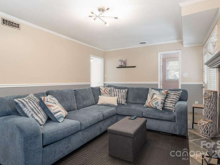 1315 Shady Bluff Drive, Charlotte, NC 28211.  MLS# CAR4204550, YatesRealty ID 7290. 