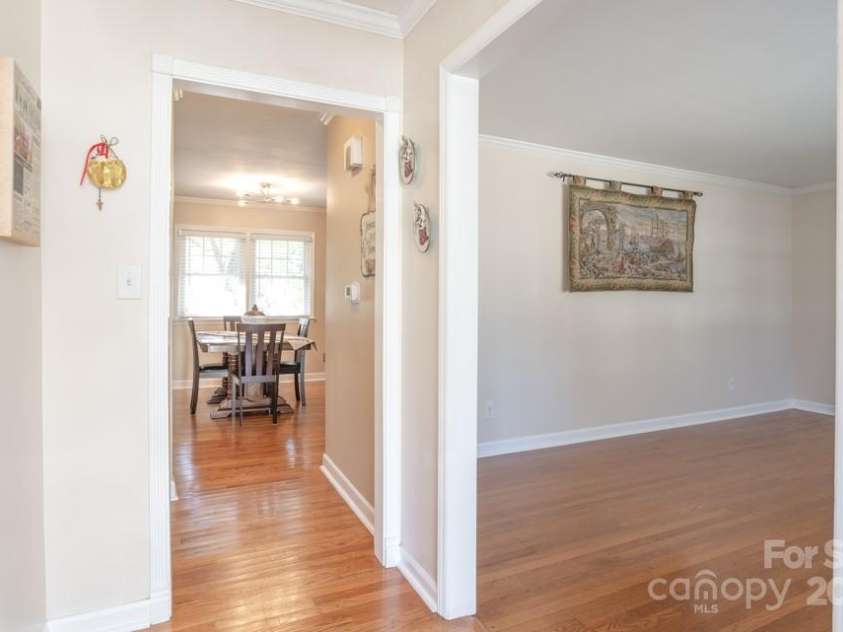 1315 Shady Bluff Drive, Charlotte, NC 28211.  MLS# CAR4204550, YatesRealty ID 7290. 